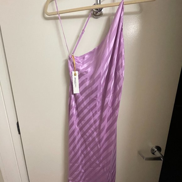ONE SHOULDER RUFFLED DRESS - LILAC - Picture 5 of 6
